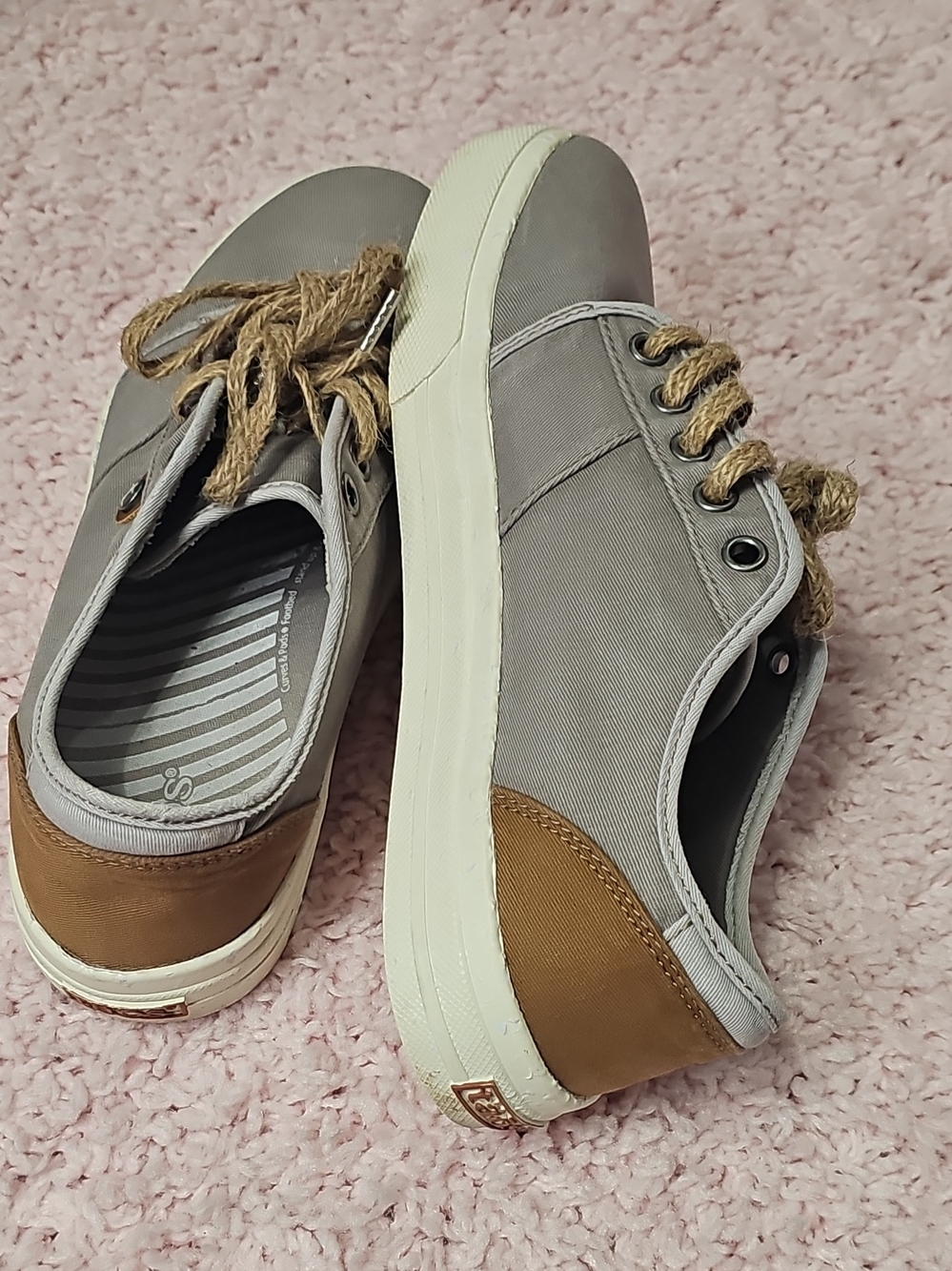 Taos Footwear Gray Canvas Sneakers with Natural Rope Laces - Picture 3 of 8